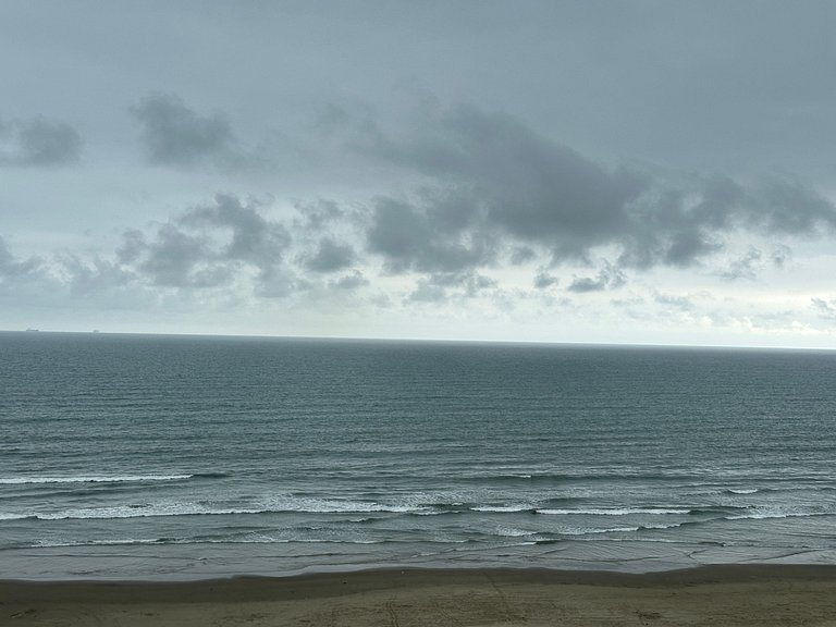 Apto Frente Mar Praia da Mirim com Vista e Wi-Fi