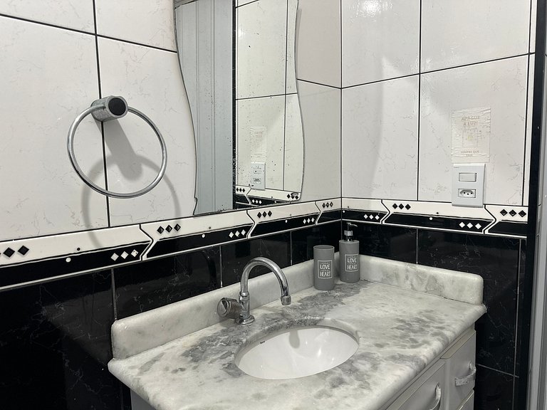 Apto Frente Mar Praia da Mirim com Vista e Wi-Fi