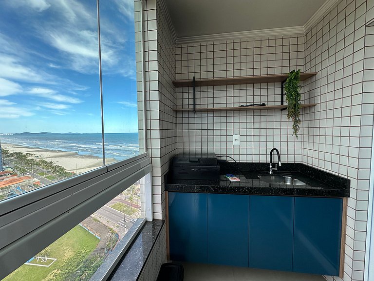 Churrasco com Vista para o Mar: Apto Moderno