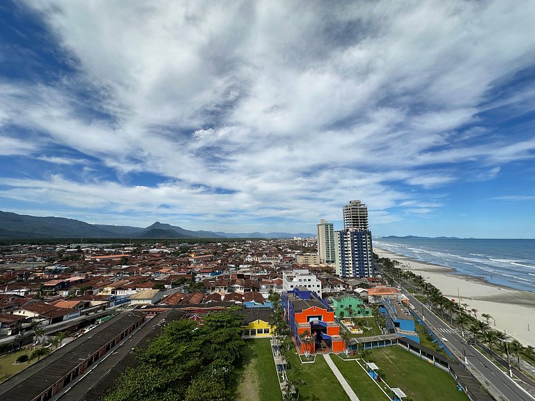 Apto Alto Padrão - Churrasqueira com Vista Mar