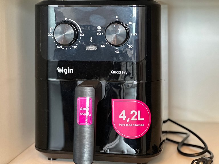 Apto Alto Padrão - Churrasqueira com Vista Mar