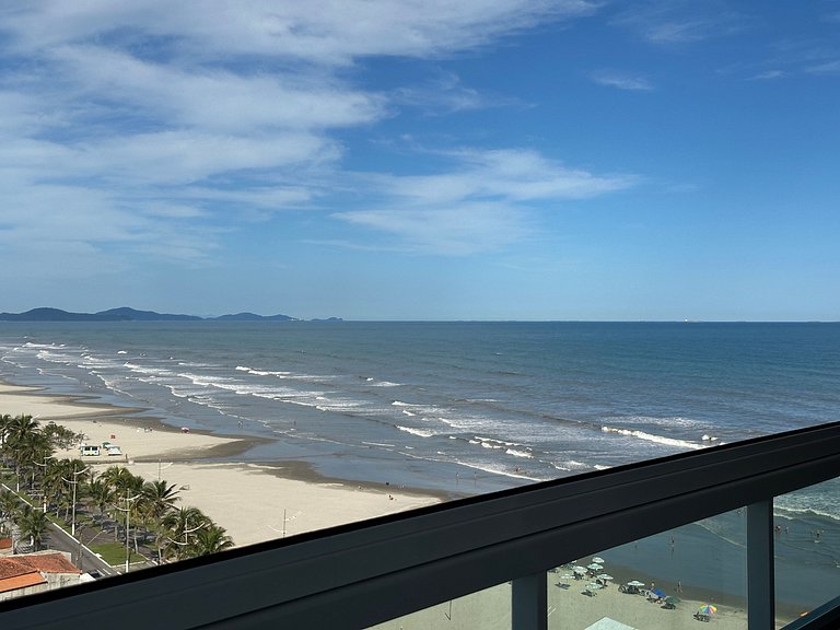 Churrasco com Vista para o Mar: Apto Moderno