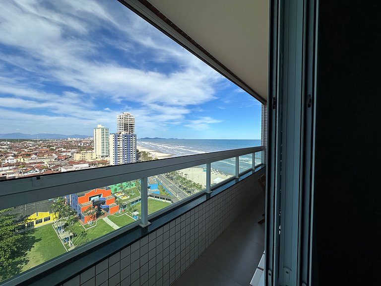 Churrasco com Vista para o Mar: Apto Moderno