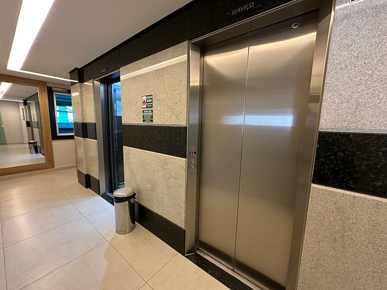 Churrasco com Vista para o Mar: Apto Moderno