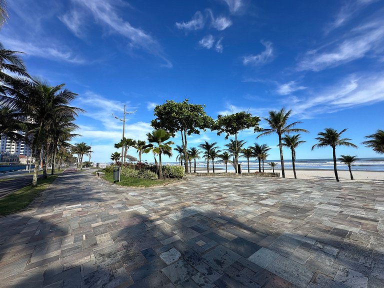 Churrasco com Vista para o Mar: Apto Moderno