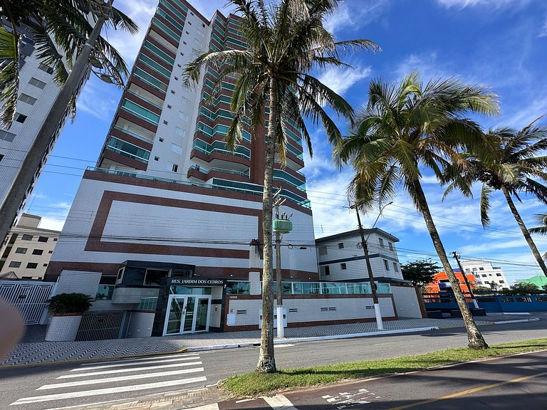 Apto Alto Padrão - Churrasqueira com Vista Mar