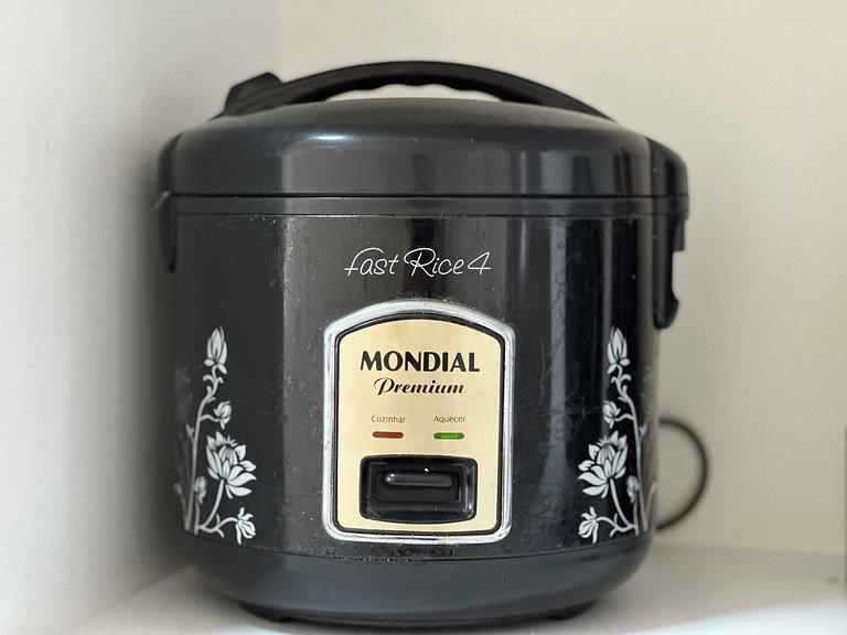 Apto decorado a 1 quadra da praia no Caiçara!