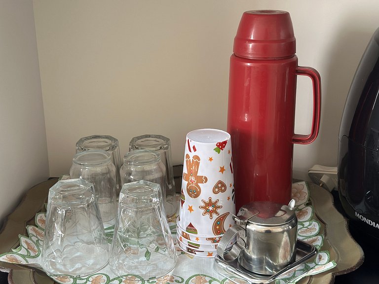 Apto decorado a 1 quadra da praia no Caiçara!