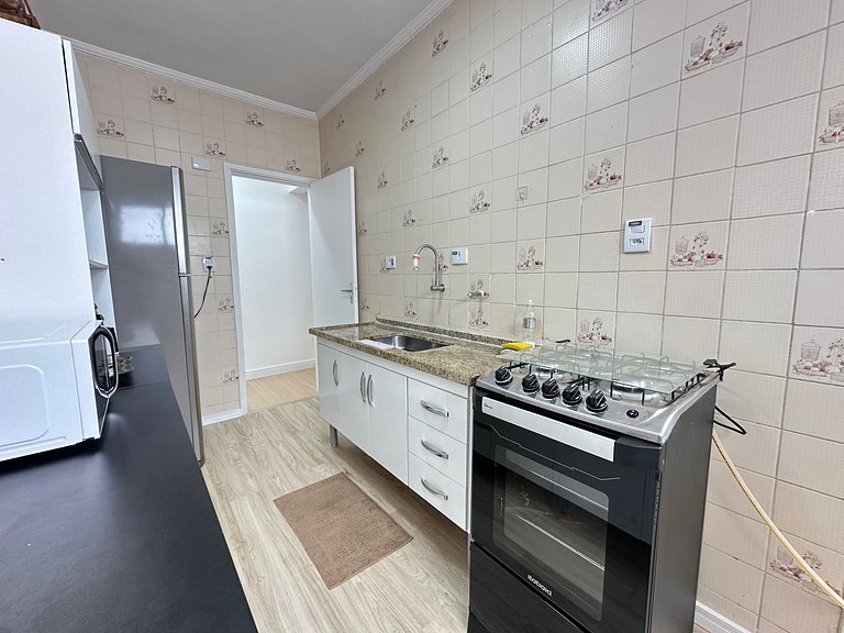 Apto decorado a 1 quadra da praia no Caiçara!