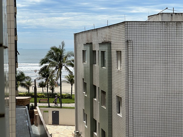 Apto decorado a 1 quadra da praia no Caiçara!