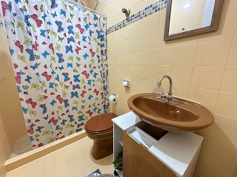 Apto Espaçoso a 300m da Praia da Aviação