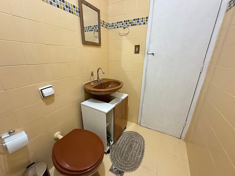 Apto Espaçoso a 300m da Praia da Aviação