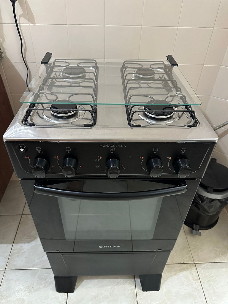 Apto Espaçoso a 300m da Praia da Aviação