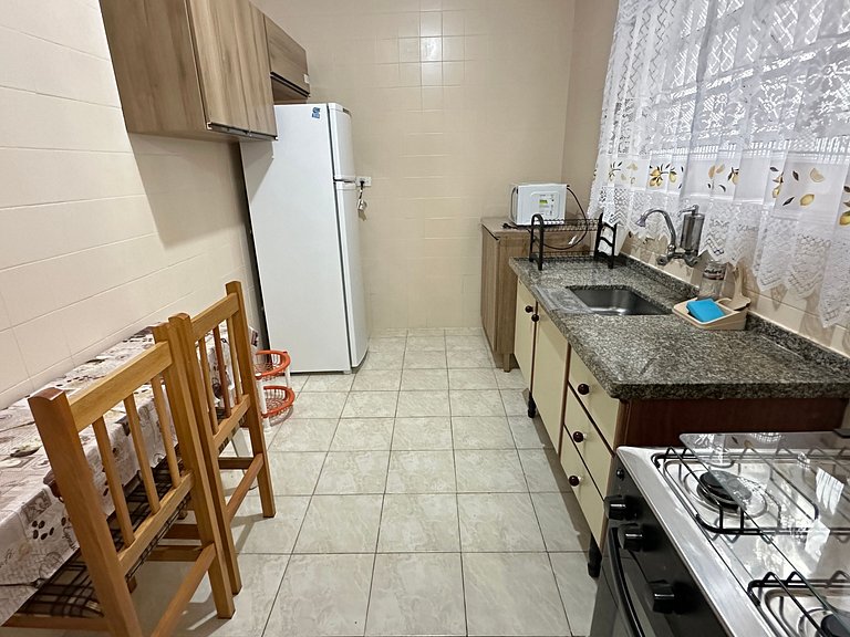 Apto Espaçoso a 300m da Praia da Aviação