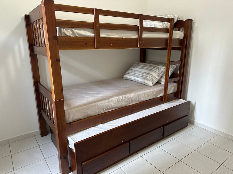 Apto com Ar, Wi-Fi e Enxoval a 5 min da Praia