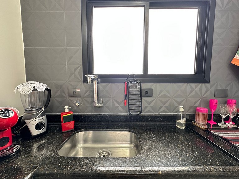 Apto na Guilhermina - Melhor Localização c/ Wi-Fi