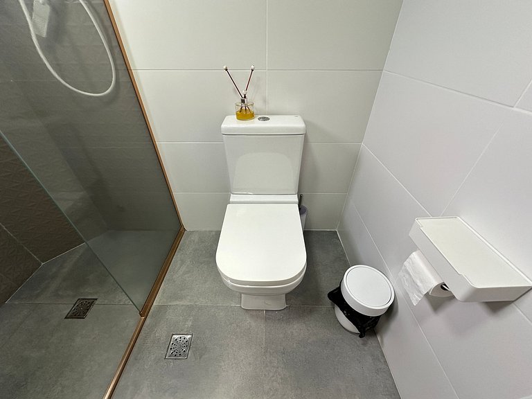 Apto na Guilhermina - Melhor Localização c/ Wi-Fi