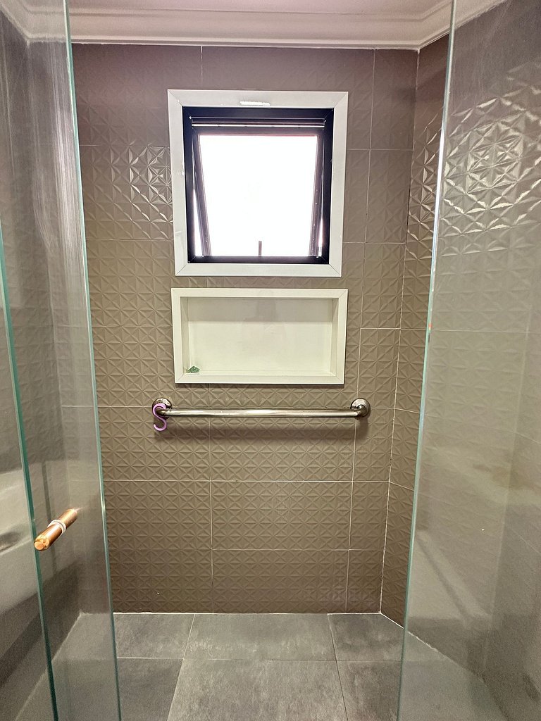 Apto na Guilhermina - Melhor Localização c/ Wi-Fi