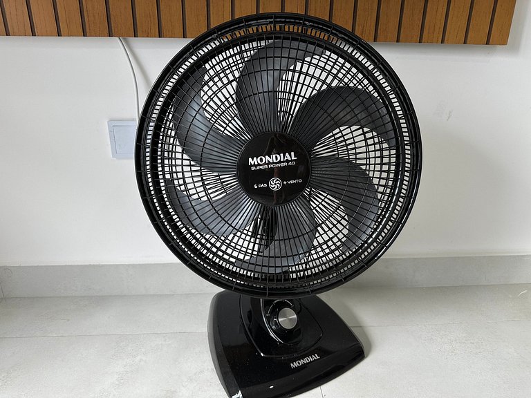 Litoral com Conforto: Vista Mar e Brisa Leve