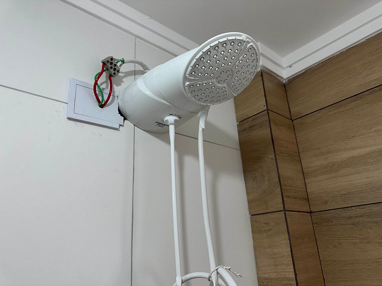 Litoral com Conforto: Vista Mar e Brisa Leve