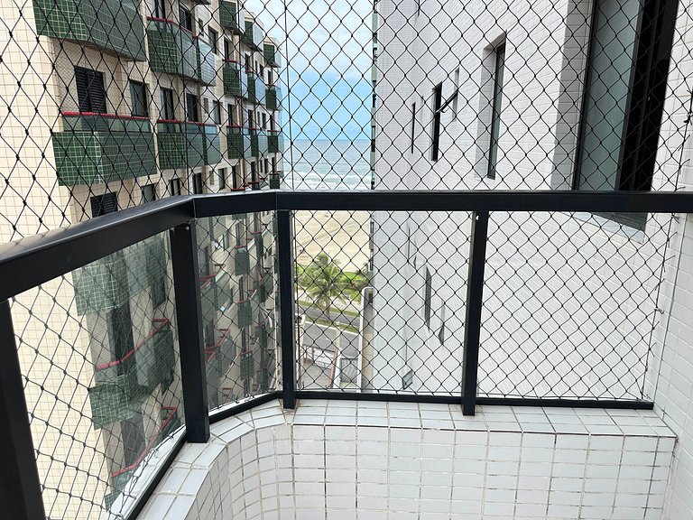 Litoral com Conforto: Vista Mar e Brisa Leve