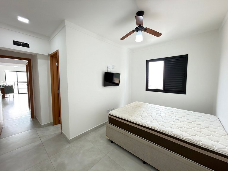 Litoral com Conforto: Vista Mar e Brisa Leve