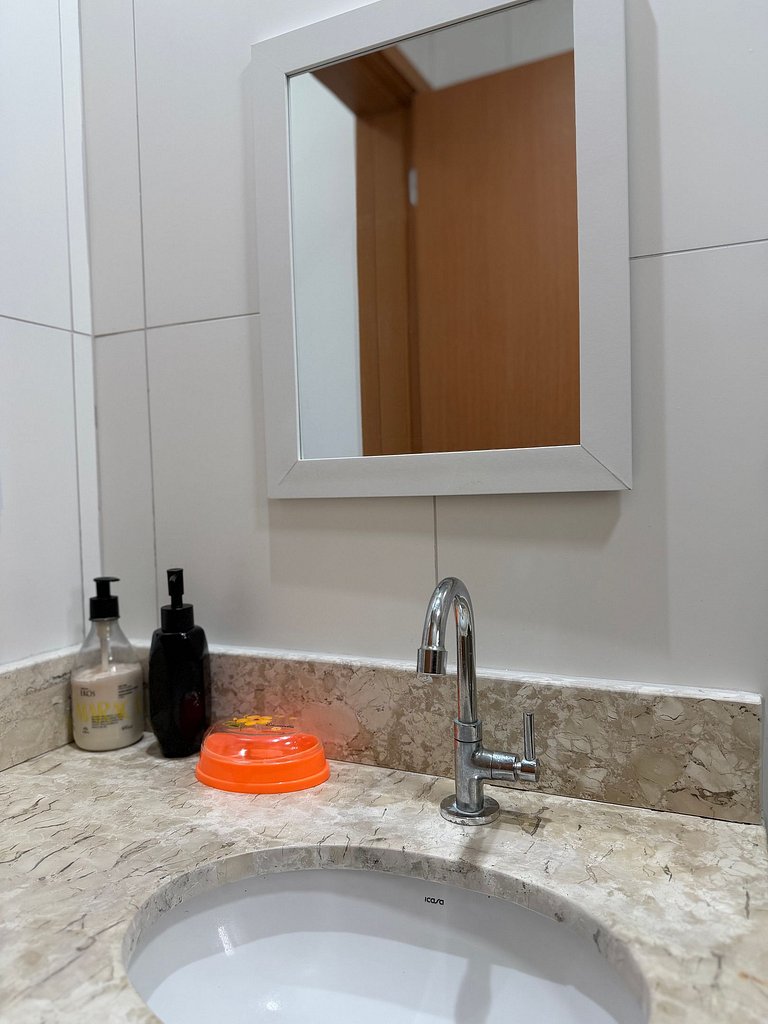 Litoral com Conforto: Vista Mar e Brisa Leve