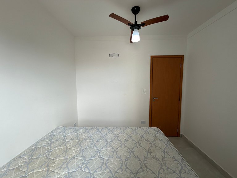 Litoral com Conforto: Vista Mar e Brisa Leve