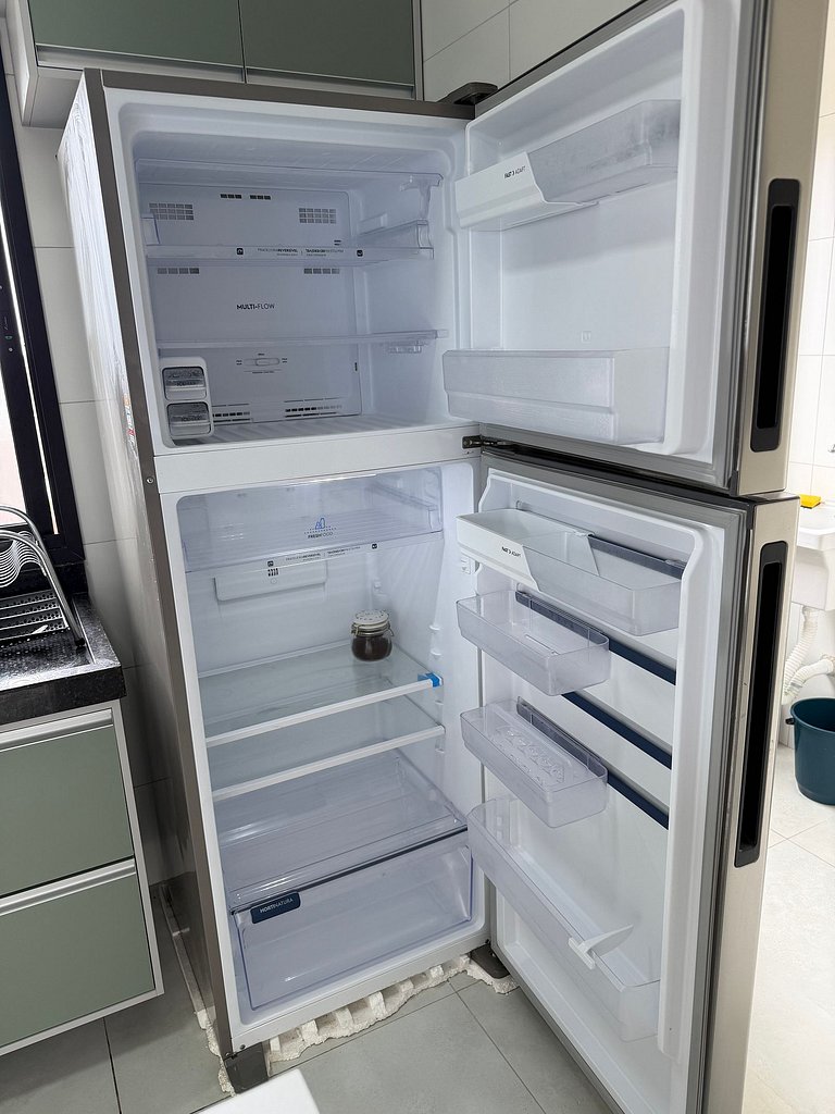 Litoral com Conforto: Vista Mar e Brisa Leve