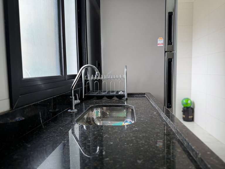 Litoral com Conforto: Vista Mar e Brisa Leve