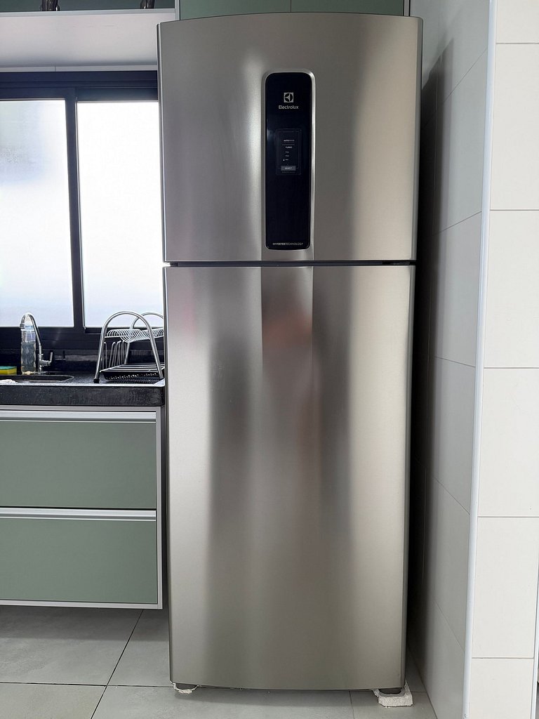 Litoral com Conforto: Vista Mar e Brisa Leve