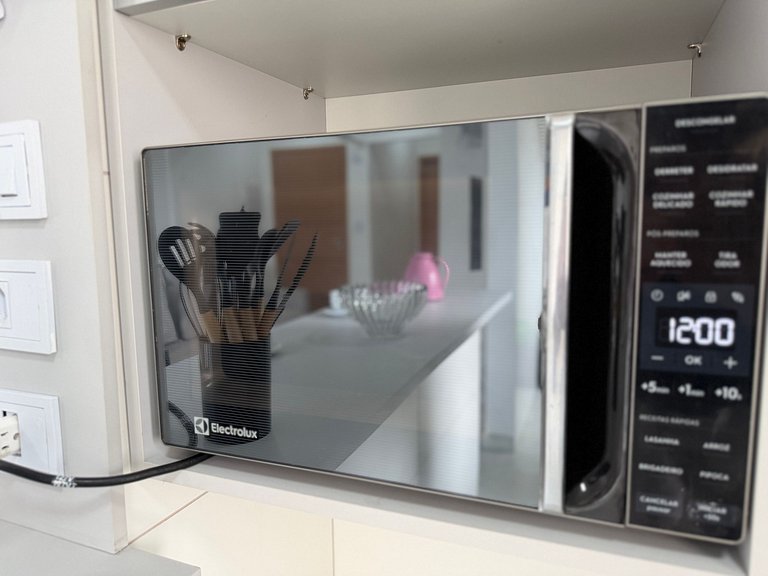 Litoral com Conforto: Vista Mar e Brisa Leve