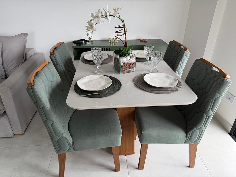 Litoral com Conforto: Vista Mar e Brisa Leve