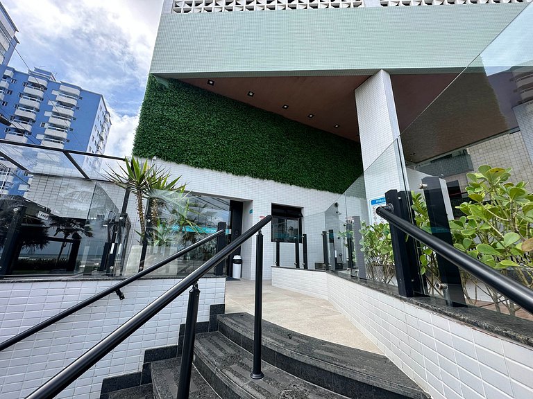 Litoral com Conforto: Vista Mar e Brisa Leve