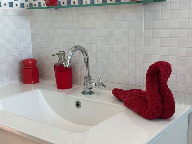 Poucos passos da Praia Próximo a Tudo