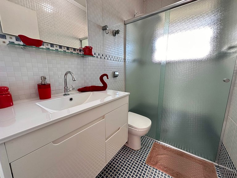 Poucos passos da Praia Próximo a Tudo