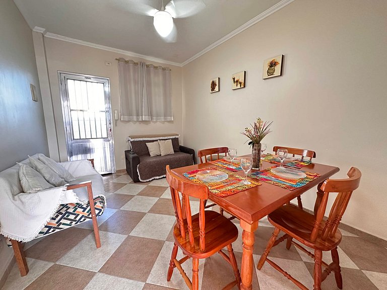 Poucos passos da Praia Próximo a Tudo