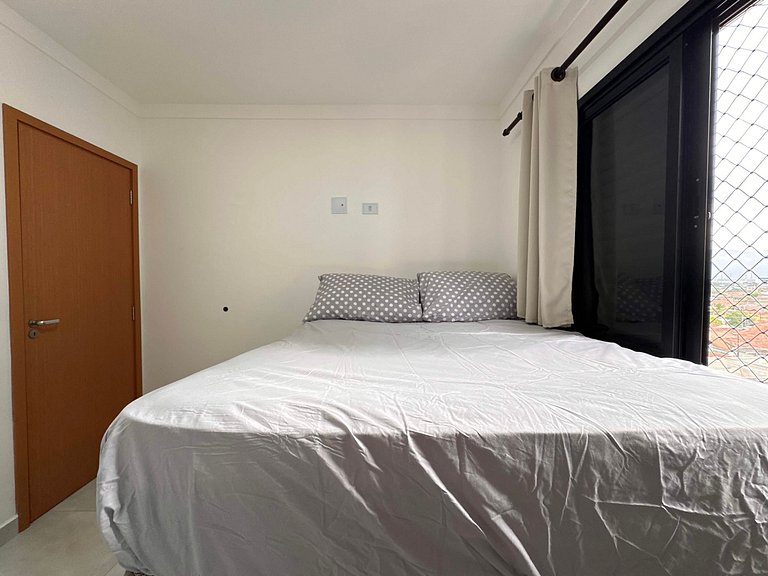 Litoral com Conforto: Vista Mar e Brisa Leve