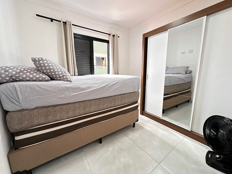 Litoral com Conforto: Vista Mar e Brisa Leve